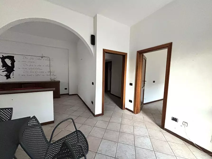 Immagine 2 di Appartamento in vendita  a Cascina