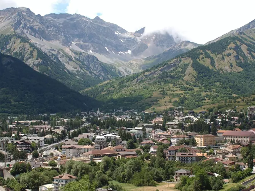 Immagine 2 di Albergo/B&B/Residence in vendita  a Bardonecchia