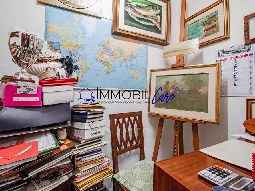 Immagine 3 di Locale commerciale in vendita  a Livorno