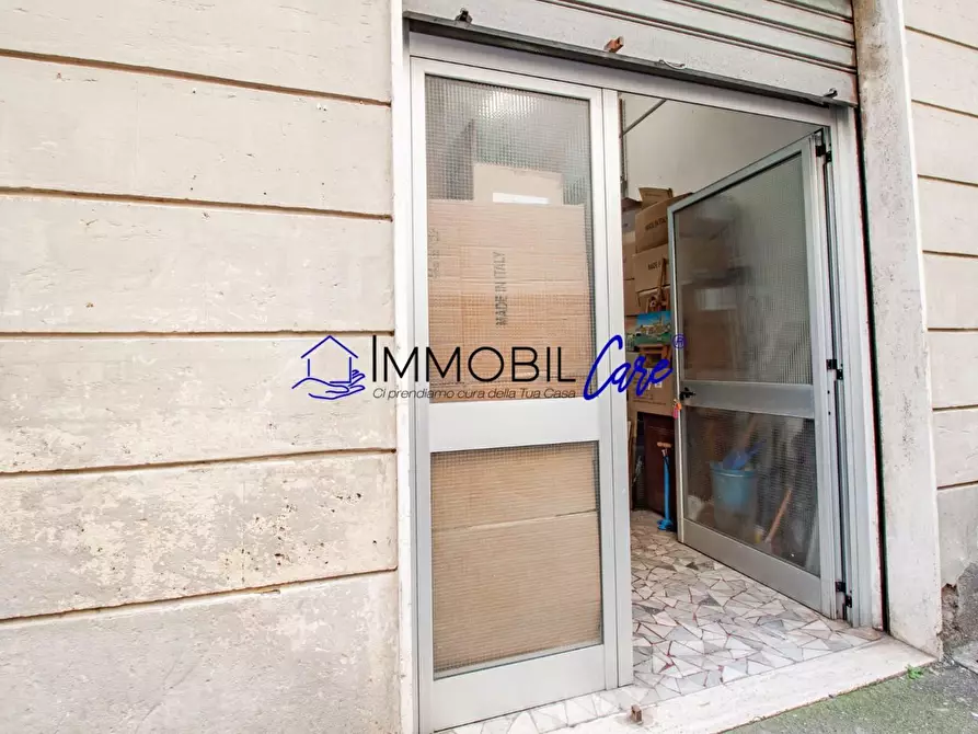 Immagine 7 di Locale commerciale in vendita  a Livorno