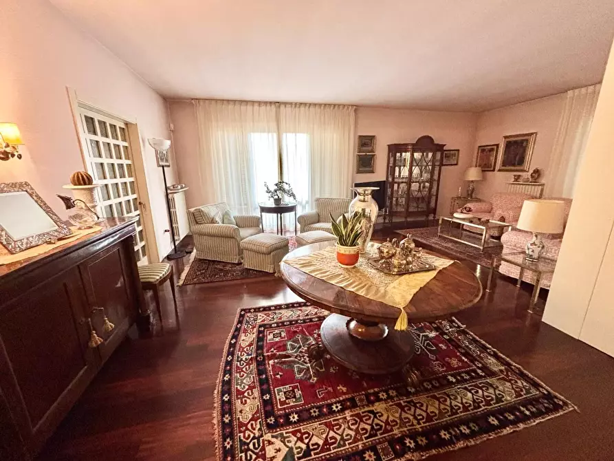 Immagine 1 di Villa in vendita  a San Miniato