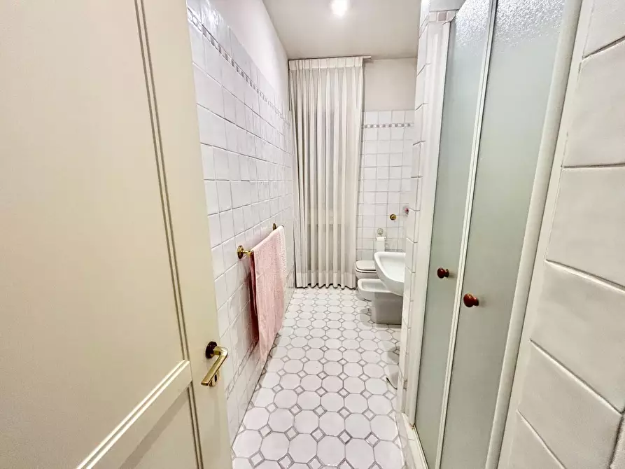 Immagine 17 di Villa in vendita  a San Miniato