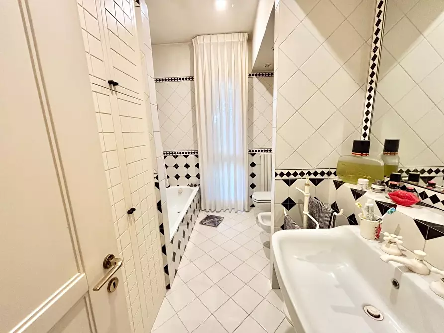 Immagine 18 di Villa in vendita  a San Miniato