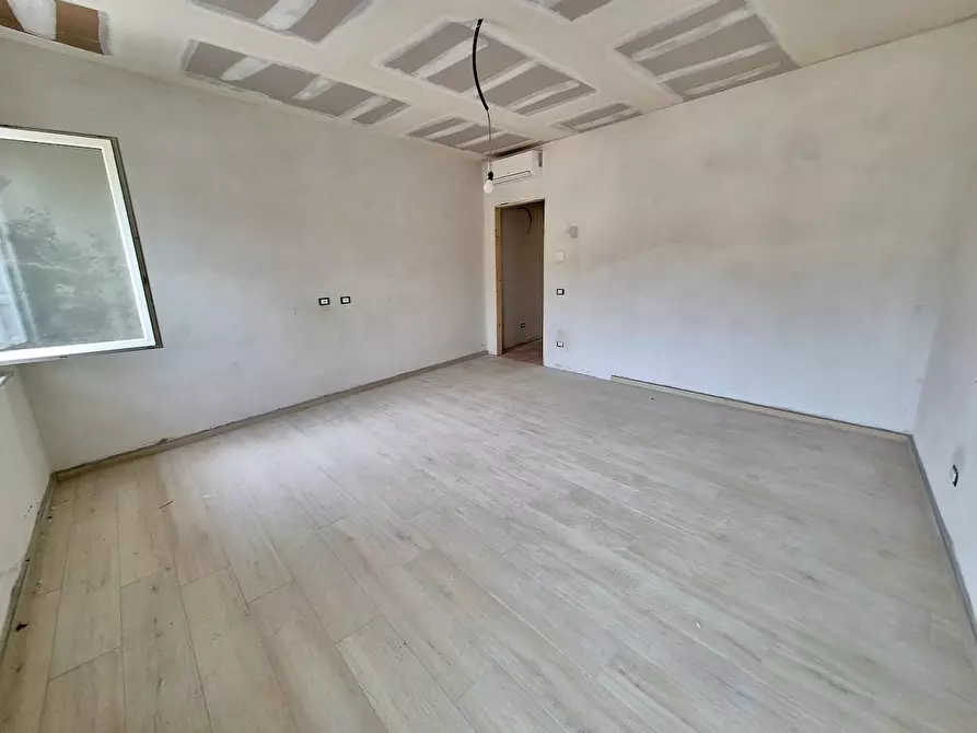 Immagine 19 di Appartamento in vendita  a Pisa