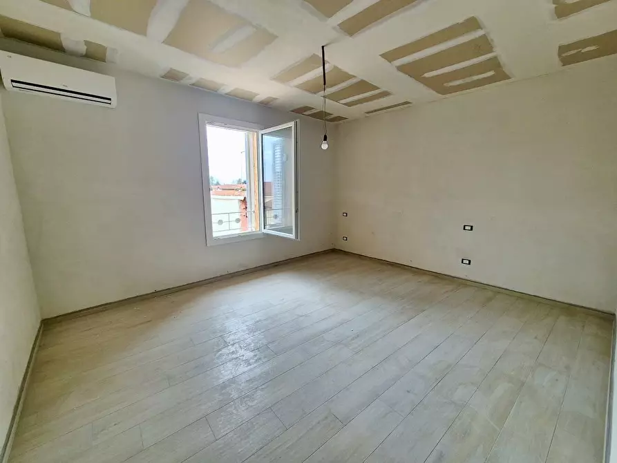 Immagine 26 di Appartamento in vendita  a Pisa