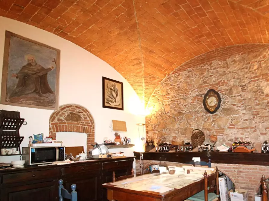 Immagine 27 di Casa colonica in vendita  a Pisa