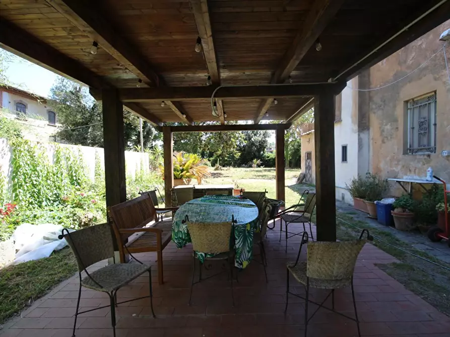 Immagine 29 di Casa colonica in vendita  a Pisa