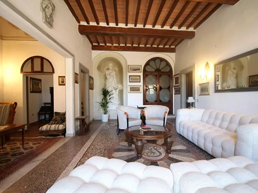 Immagine 18 di Casa colonica in vendita  a Pisa