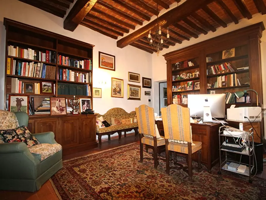 Immagine 15 di Casa colonica in vendita  a Pisa