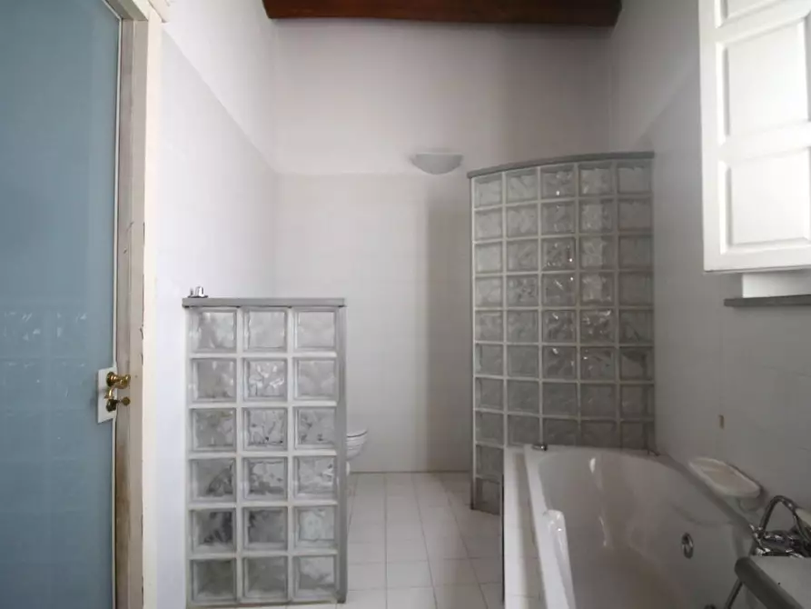 Immagine 7 di Casa colonica in vendita  a Pisa