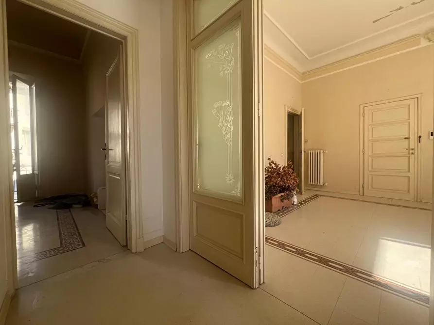 Immagine 1 di Appartamento in vendita  a Viareggio