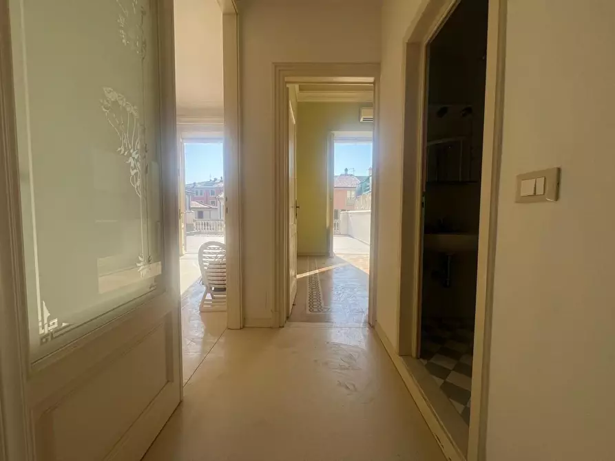 Immagine 3 di Appartamento in vendita  a Viareggio