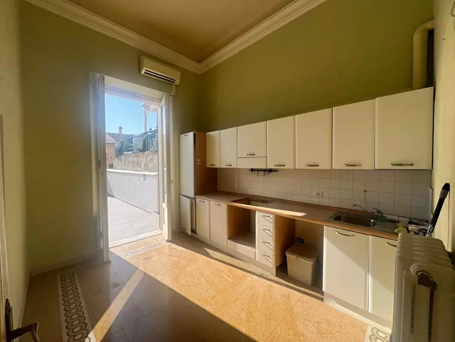 Immagine 9 di Appartamento in vendita  a Viareggio