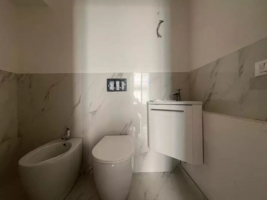 Immagine 14 di Appartamento in vendita  a Viareggio