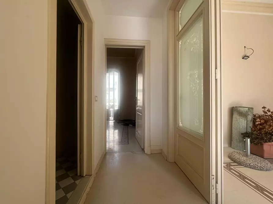 Immagine 5 di Appartamento in vendita  a Viareggio