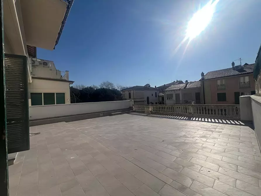 Immagine 16 di Appartamento in vendita  a Viareggio