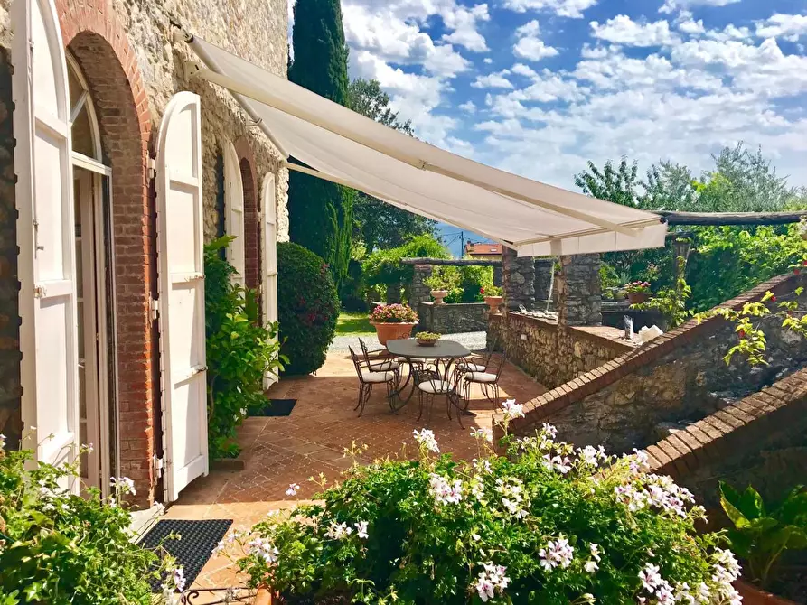 Immagine 9 di Villa in vendita  a Ameglia