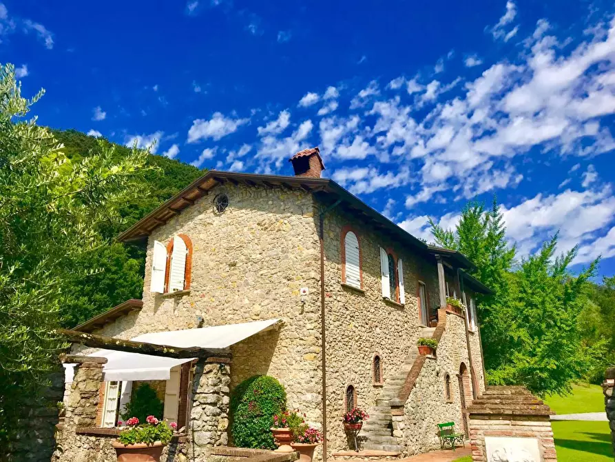 Immagine 6 di Villa in vendita  a Ameglia