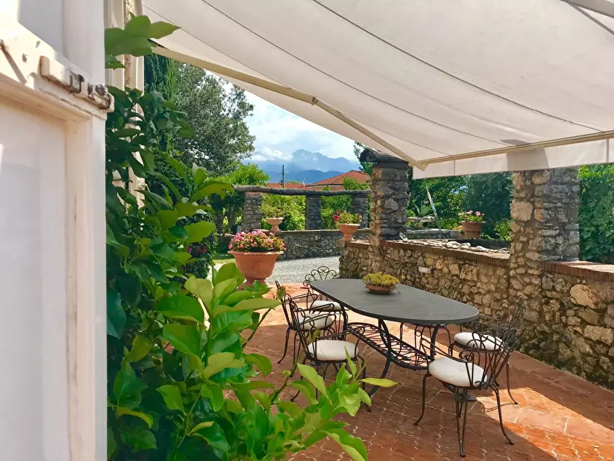 Immagine 12 di Villa in vendita  a Ameglia