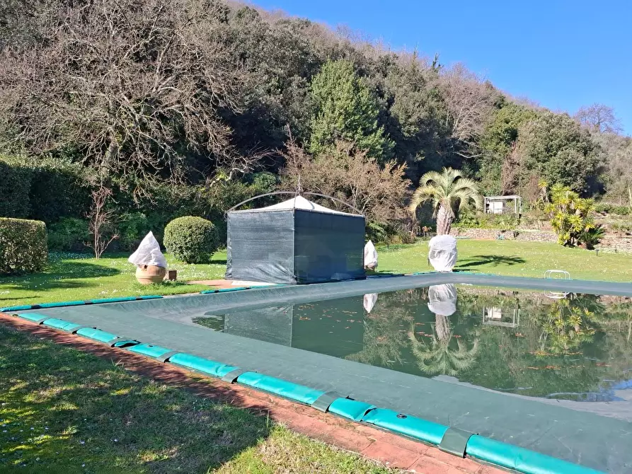 Immagine 5 di Villa in vendita  a Ameglia