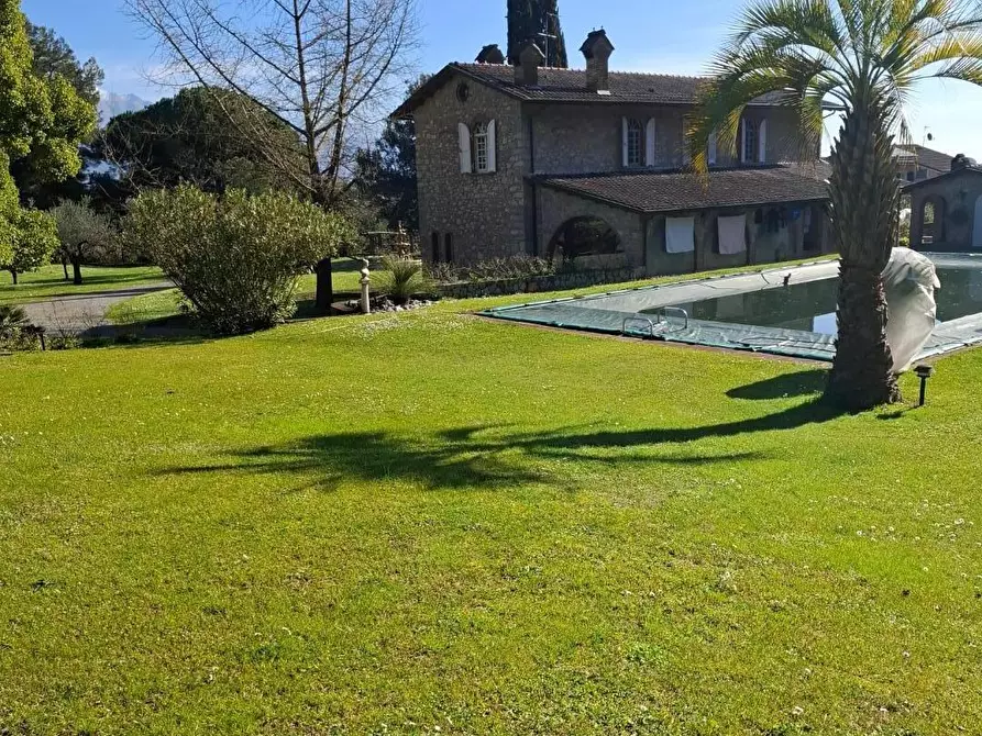 Immagine 15 di Villa in vendita  a Ameglia