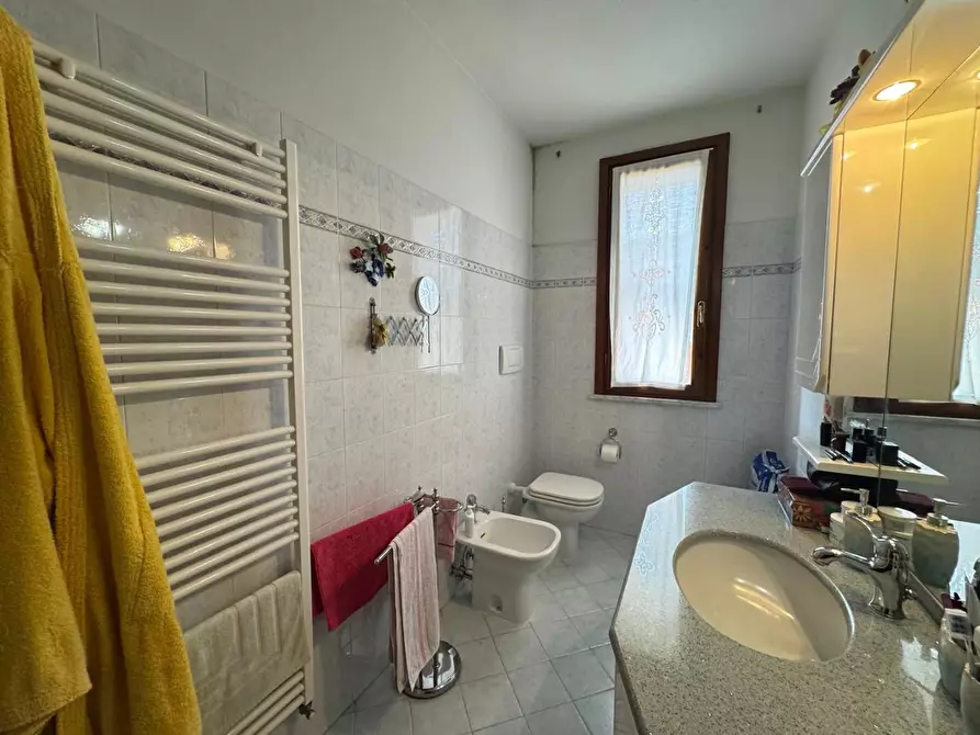 Immagine 8 di Appartamento in vendita  a Lamporecchio