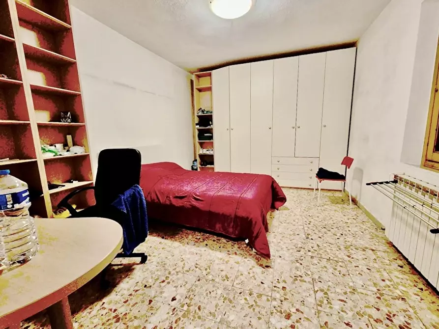 Immagine 11 di Appartamento in vendita  a Pisa