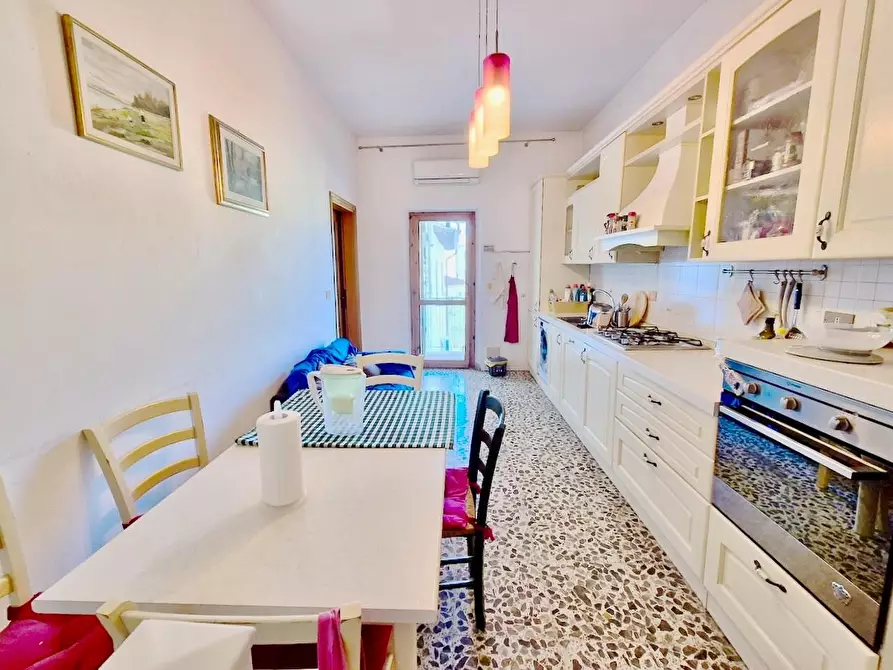 Immagine 4 di Appartamento in vendita  a Pisa