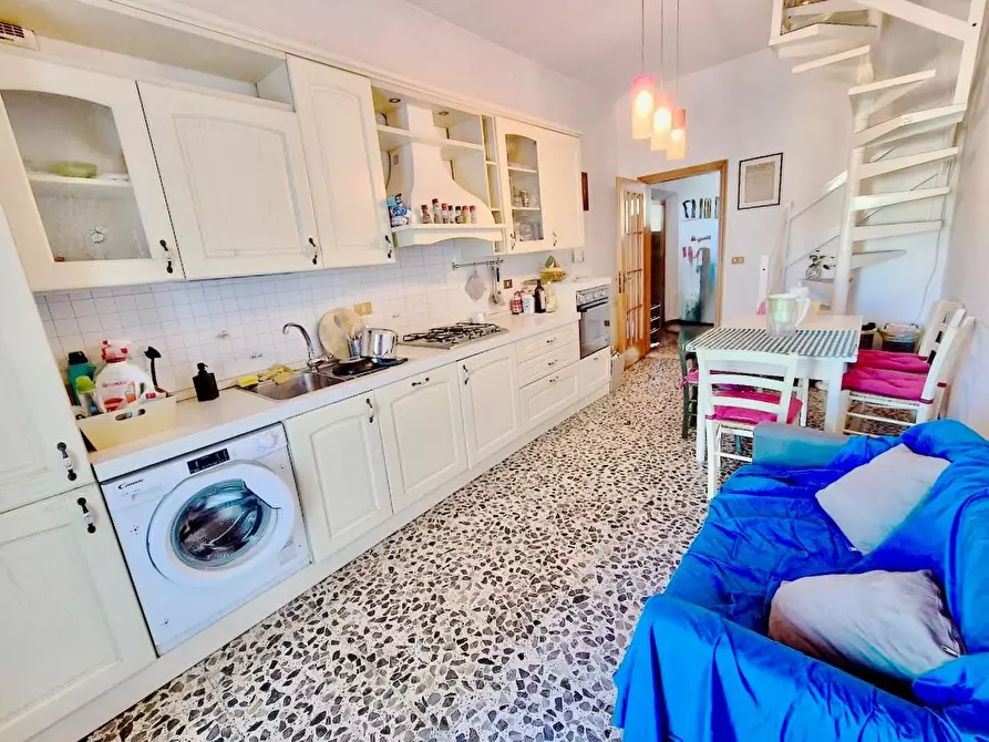 Immagine 2 di Appartamento in vendita  a Pisa