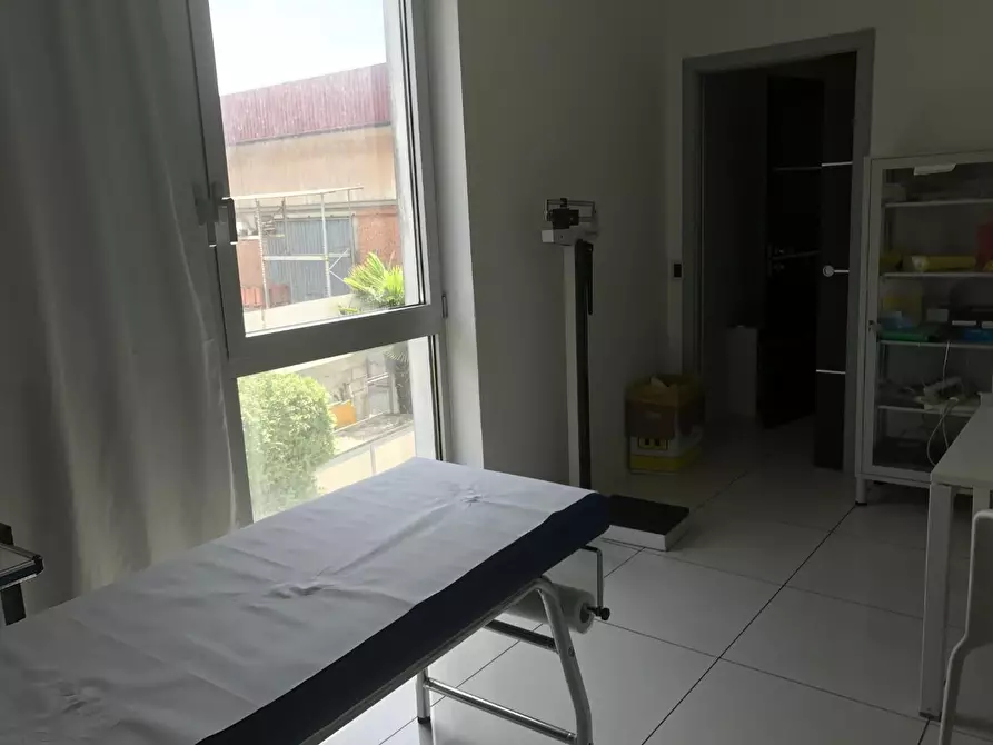 Immagine 15 di Locale commerciale in vendita  a Capannori