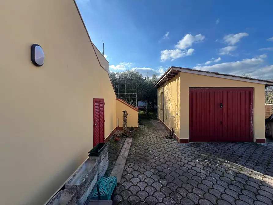 Immagine 12 di Appartamento in vendita  a Bientina