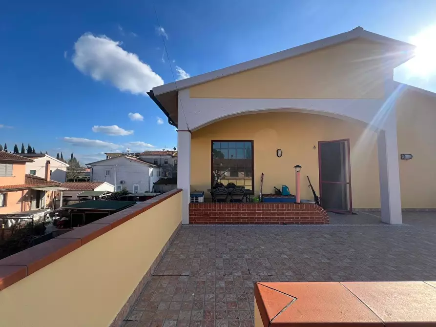 Immagine 2 di Appartamento in vendita  a Bientina