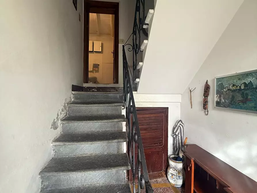 Immagine 13 di Porzione di casa in vendita  a Camaiore