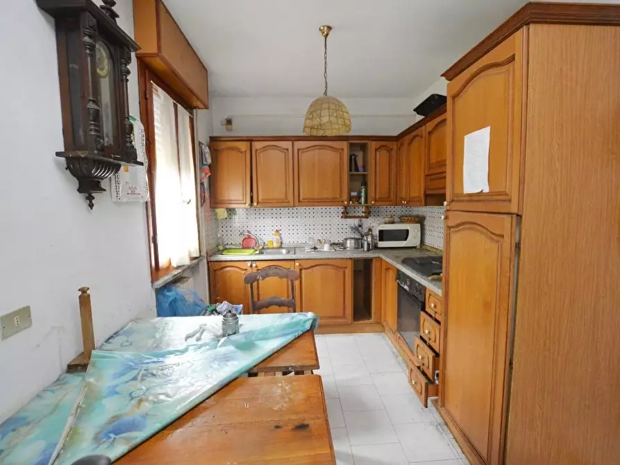 Immagine 11 di Casa bifamiliare in vendita  a Capannori