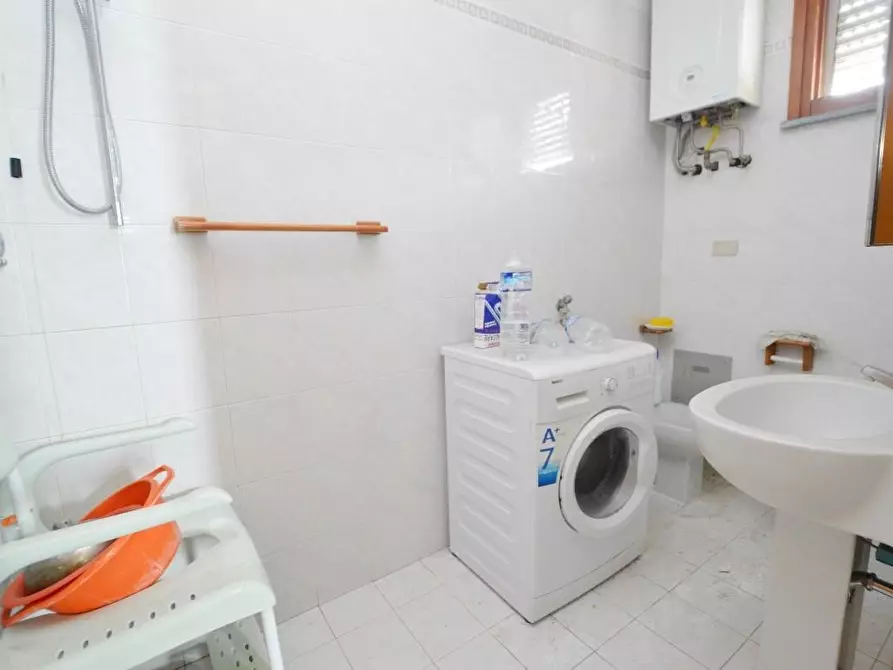 Immagine 15 di Casa bifamiliare in vendita  a Capannori