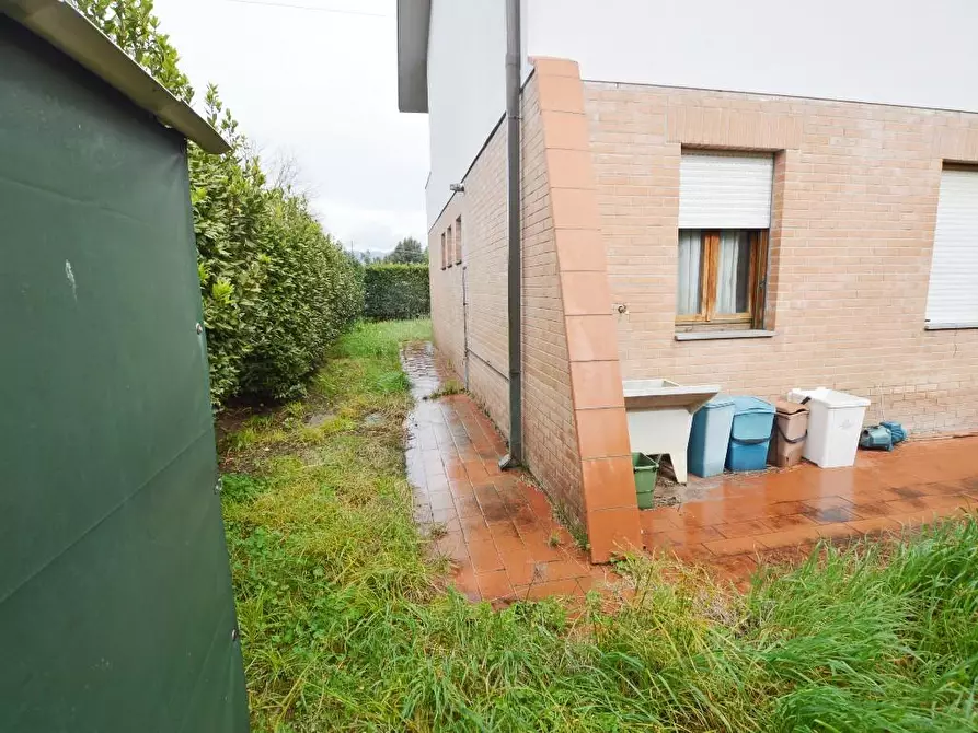 Immagine 3 di Casa bifamiliare in vendita  a Capannori