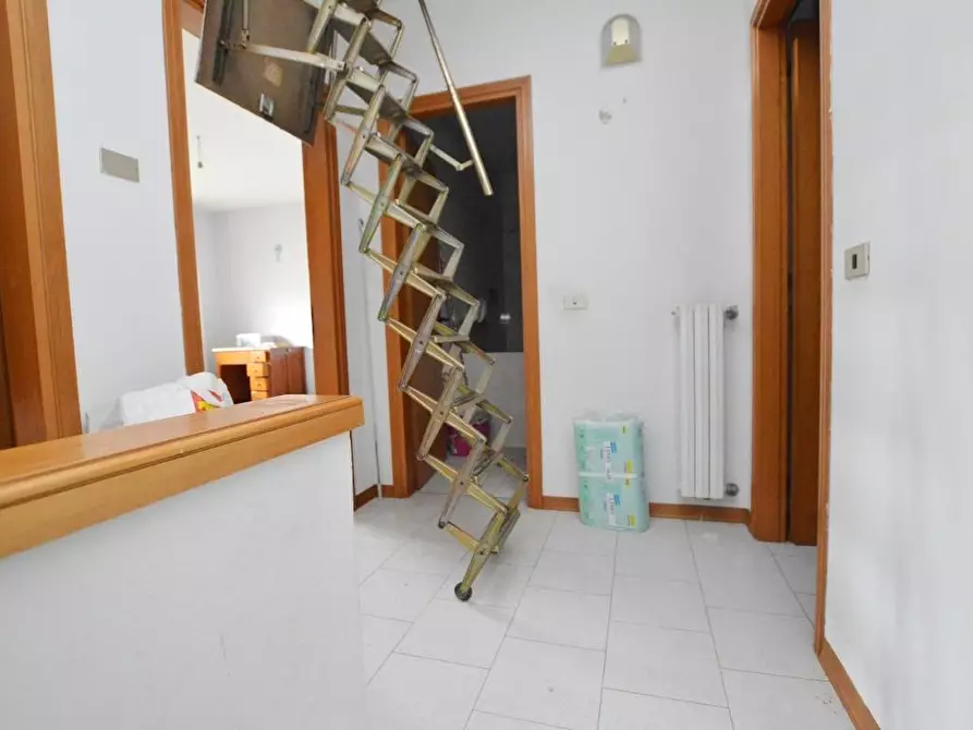 Immagine 17 di Casa bifamiliare in vendita  a Capannori