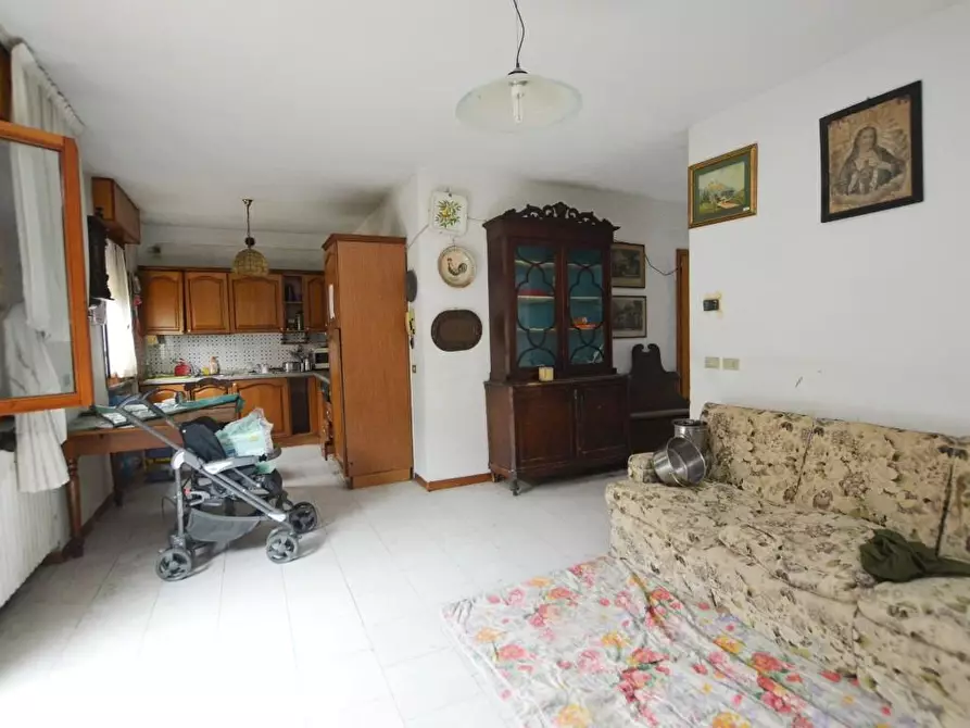 Immagine 10 di Casa bifamiliare in vendita  a Capannori