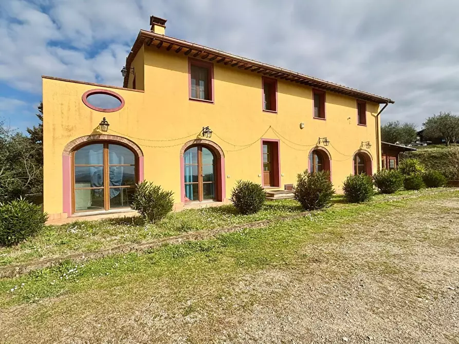 Immagine 1 di Casa colonica in vendita  a Palaia