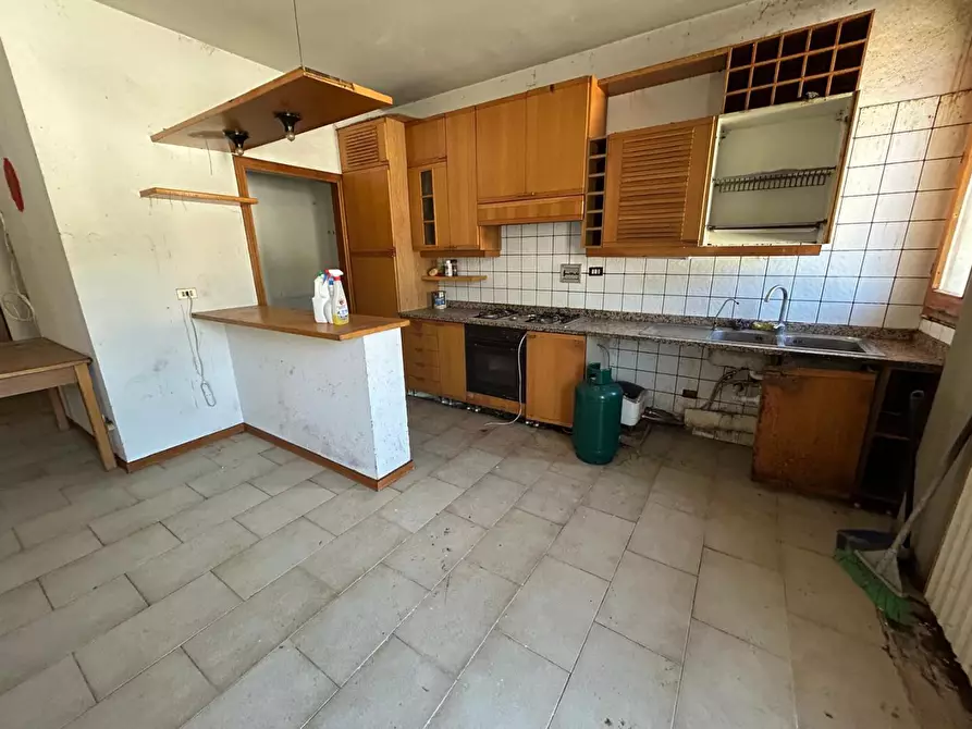 Immagine 29 di Attività artigianale in vendita  a Capraia E Limite