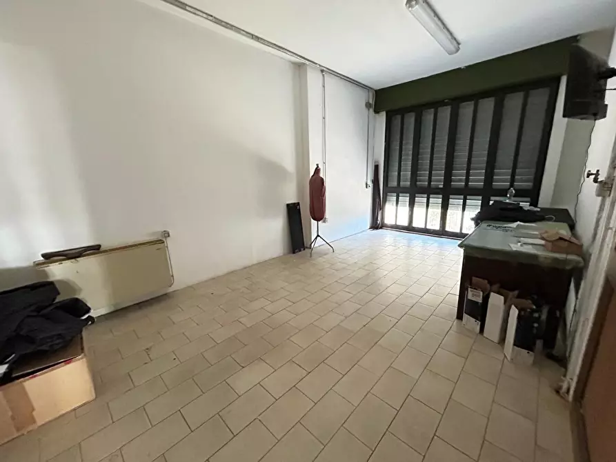 Immagine 13 di Attività artigianale in vendita  a Capraia E Limite