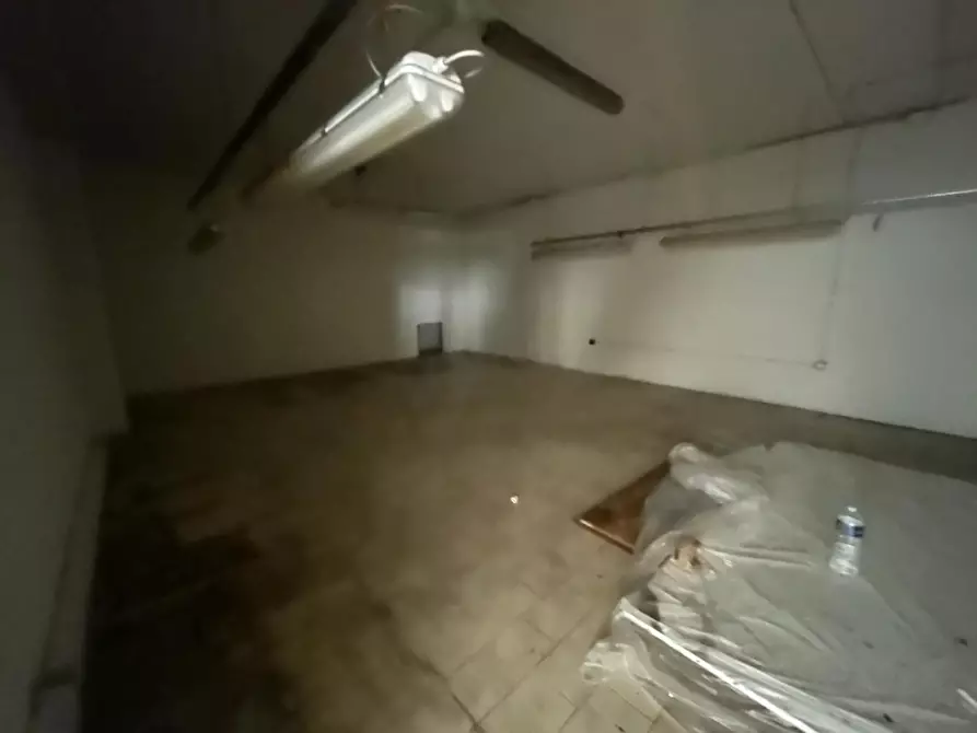 Immagine 27 di Attività artigianale in vendita  a Capraia E Limite