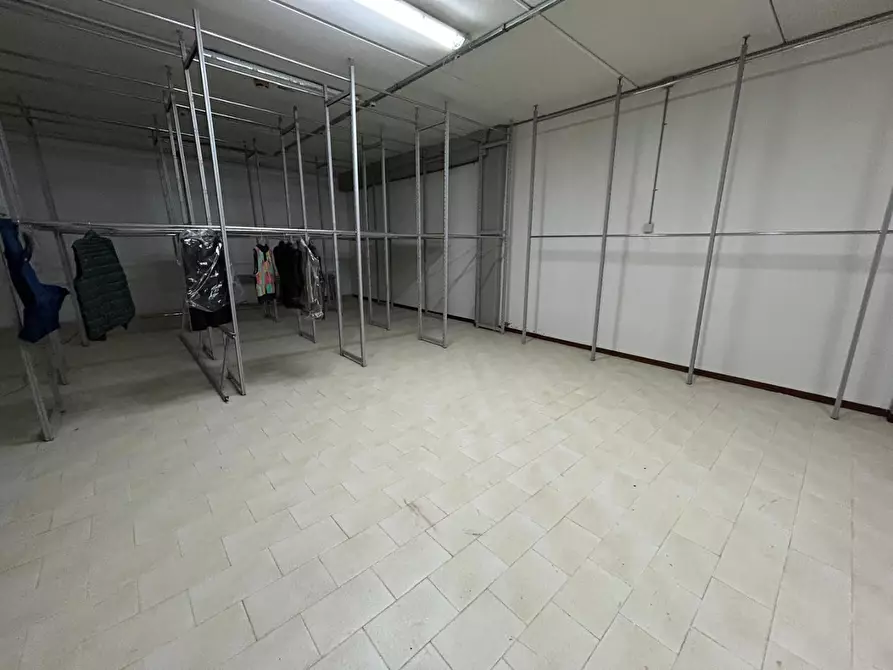 Immagine 16 di Attività artigianale in vendita  a Capraia E Limite