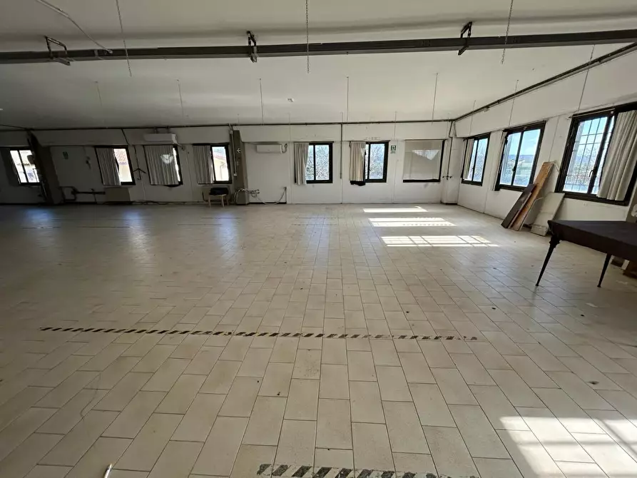 Immagine 8 di Attività artigianale in vendita  a Capraia E Limite