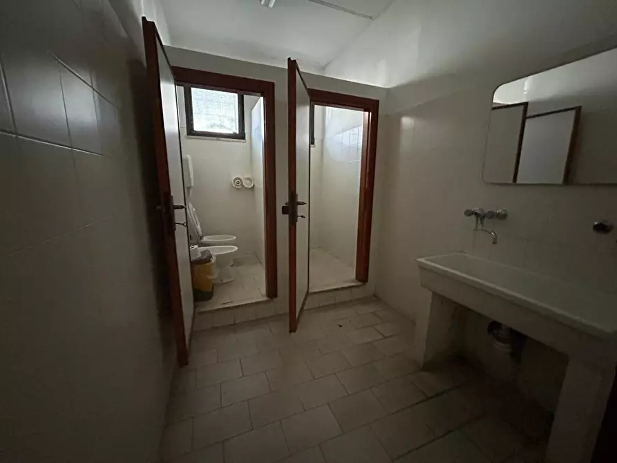 Immagine 26 di Attività artigianale in vendita  a Capraia E Limite