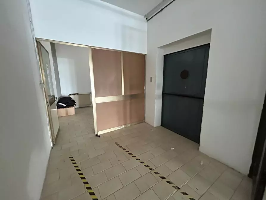 Immagine 11 di Attività artigianale in vendita  a Capraia E Limite