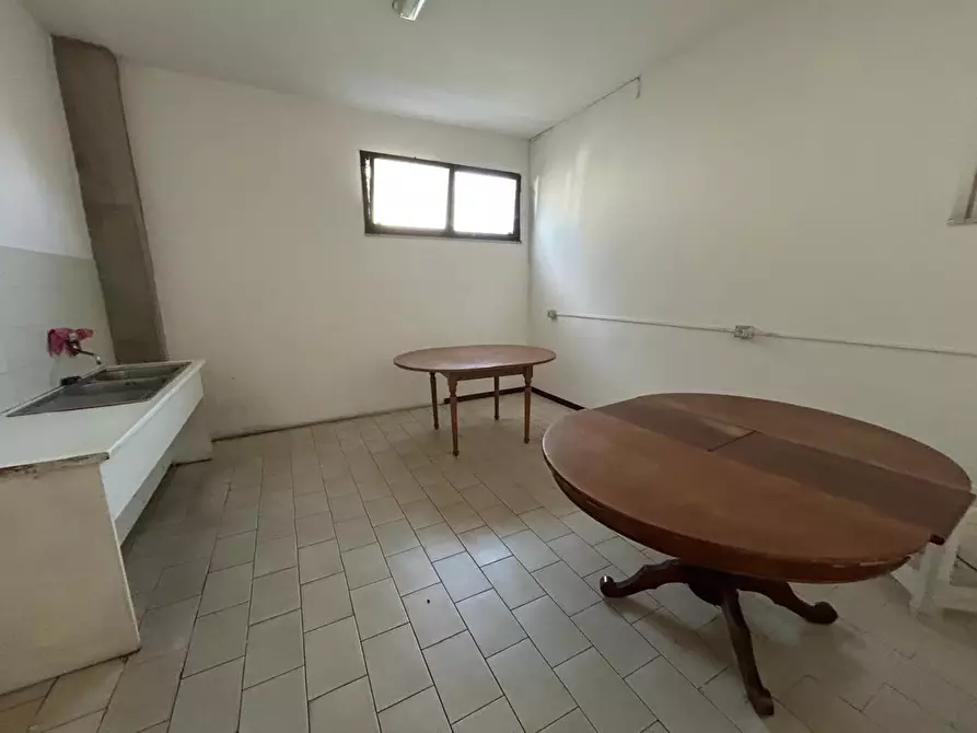 Immagine 23 di Attività artigianale in vendita  a Capraia E Limite