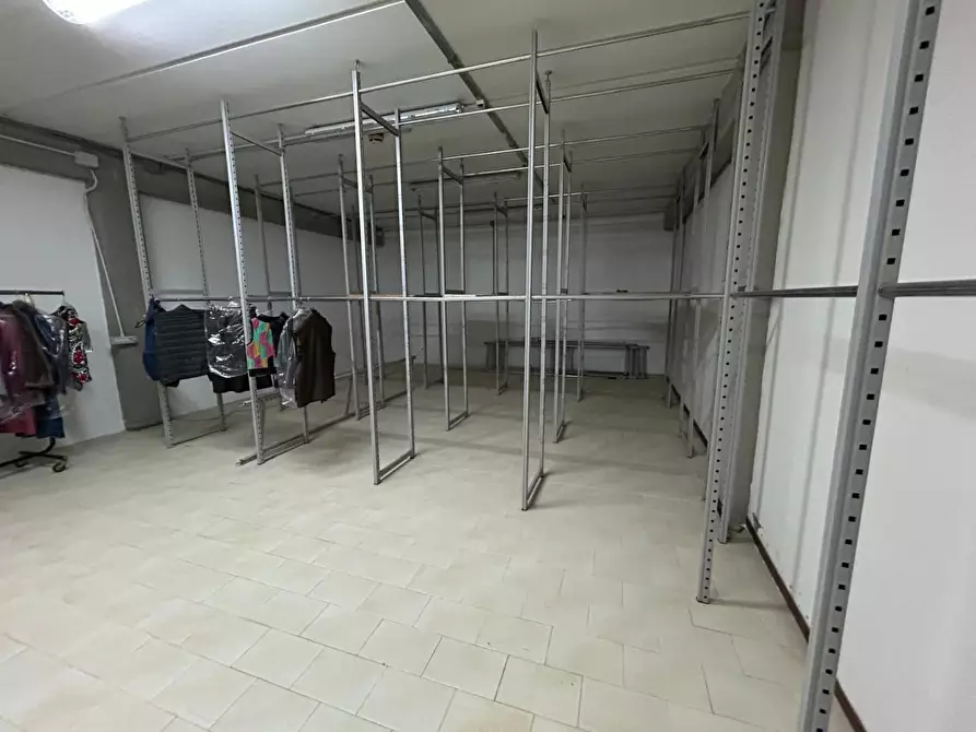 Immagine 15 di Attività artigianale in vendita  a Capraia E Limite