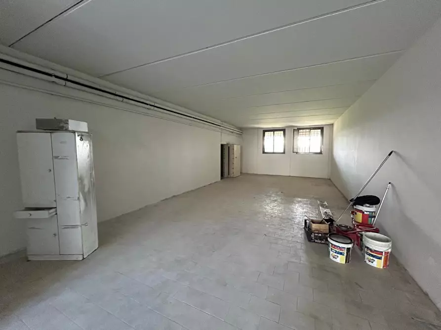 Immagine 21 di Attività artigianale in vendita  a Capraia E Limite