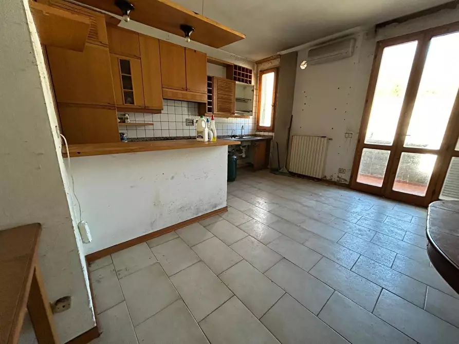 Immagine 28 di Attività artigianale in vendita  a Capraia E Limite